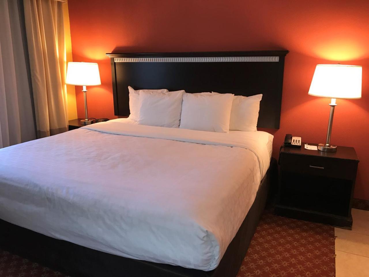 Clarion Hotel & Conference Center Toms River Eksteriør billede