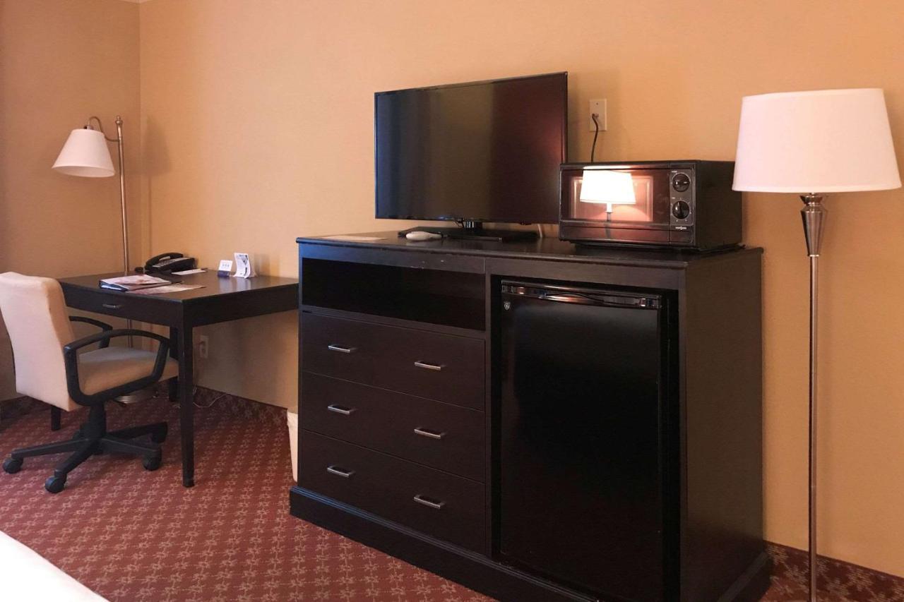 Clarion Hotel & Conference Center Toms River Eksteriør billede
